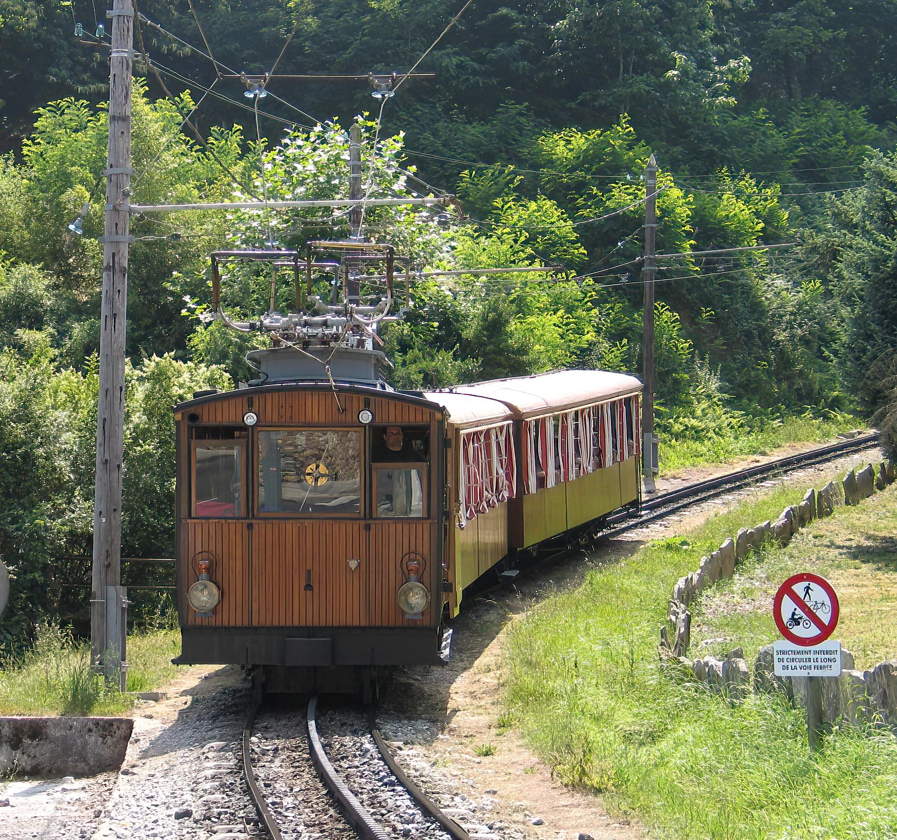 Petit_train_la_rhune.jpg