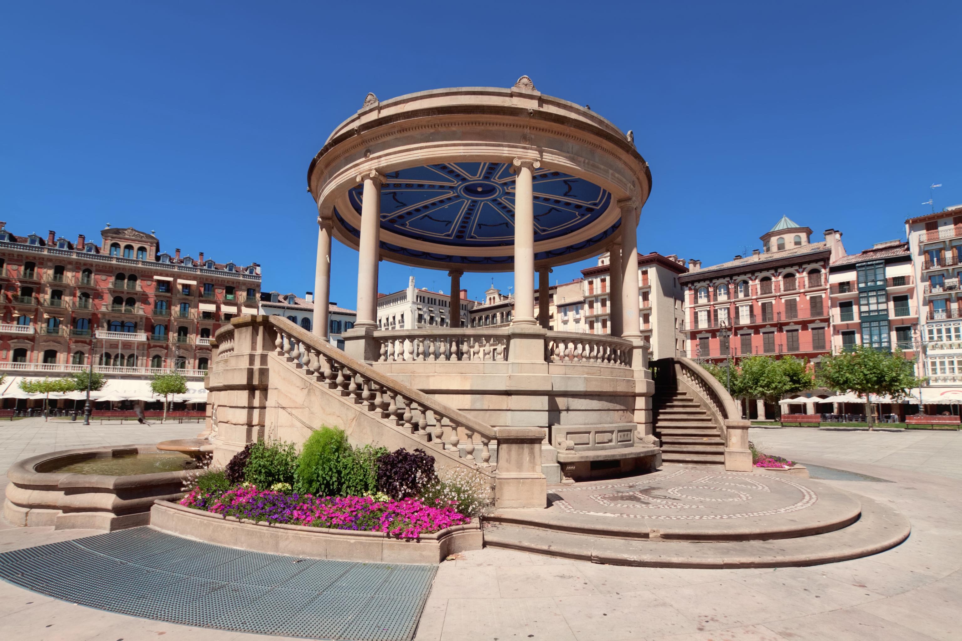 Pamplona_Gazebo_163871930.jpg